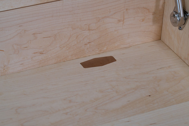 Console (leg joinery)